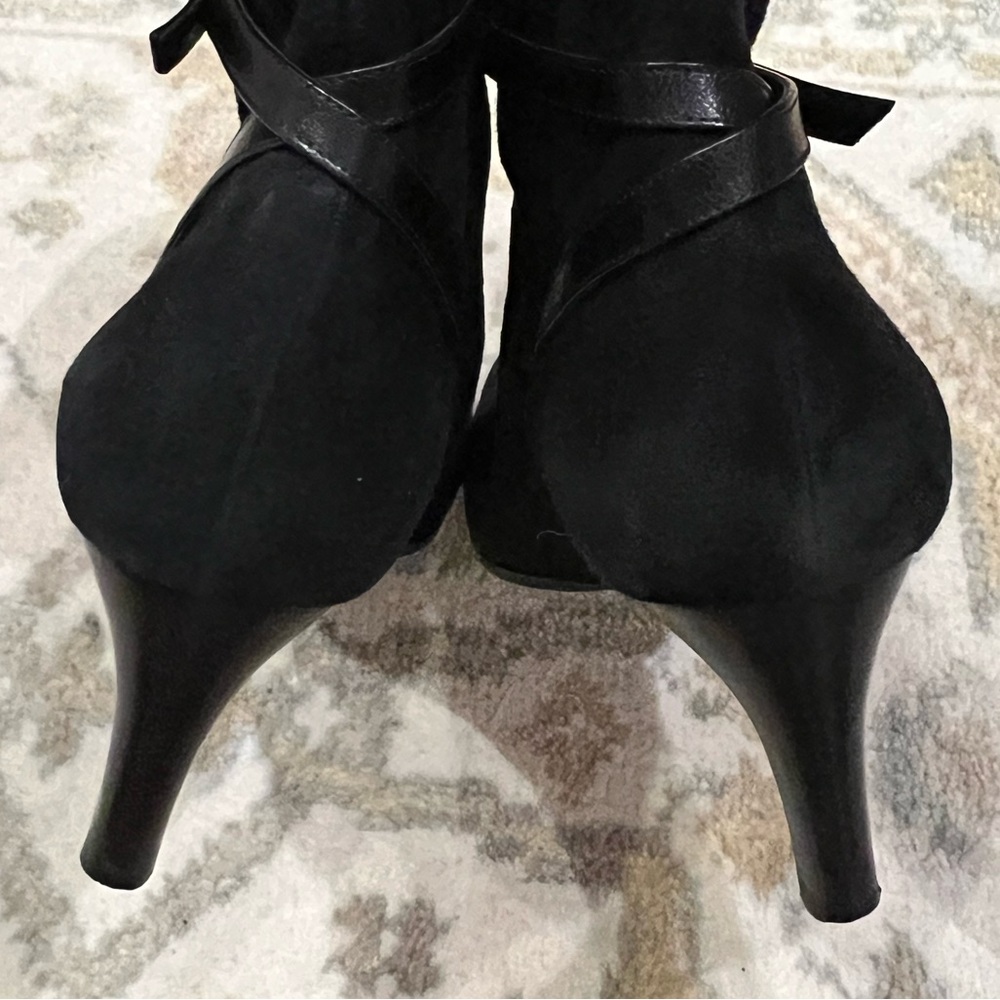 RALPH LAUREN Black Suede Ankle Boots - 9.5 - Picture 4 of 10